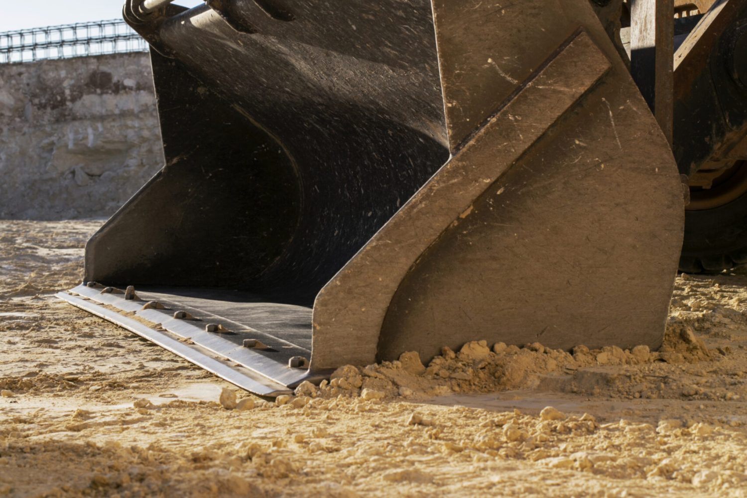 excavator-digging-ground-day-light (2)